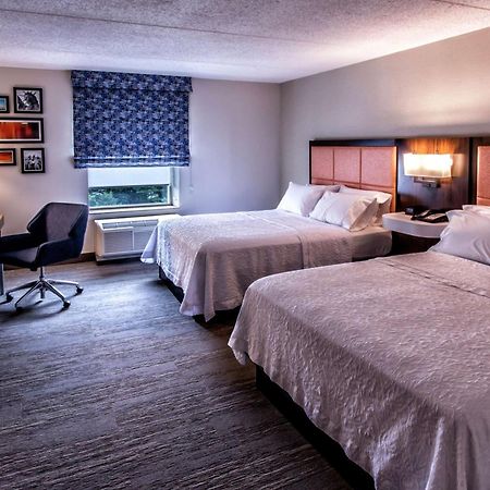 Hampton Inn & Suites Staten Island Nova York Exterior foto
