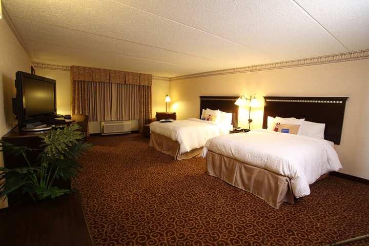 Hampton Inn & Suites Staten Island Nova York Exterior foto