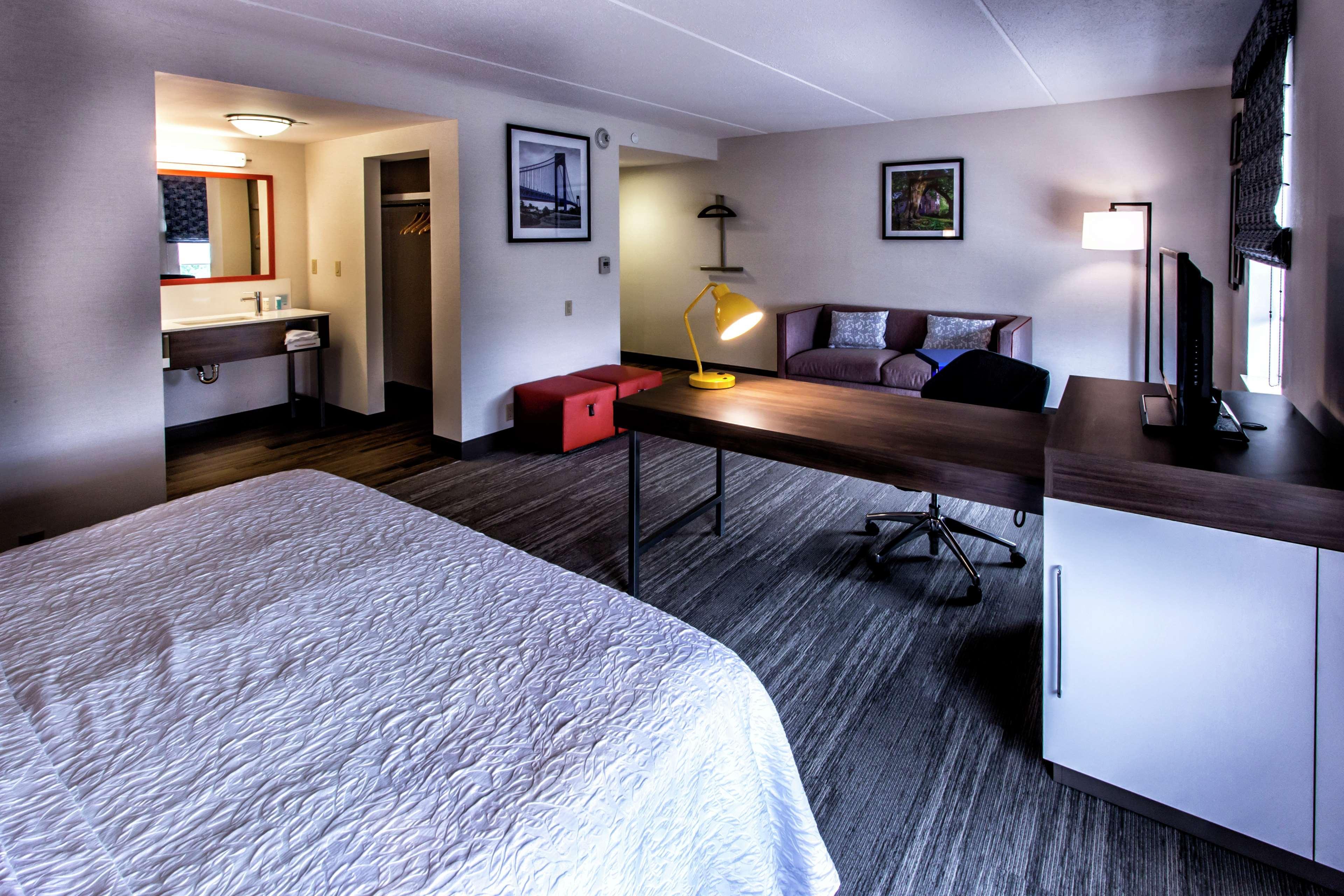 Hampton Inn & Suites Staten Island Nova York Exterior foto