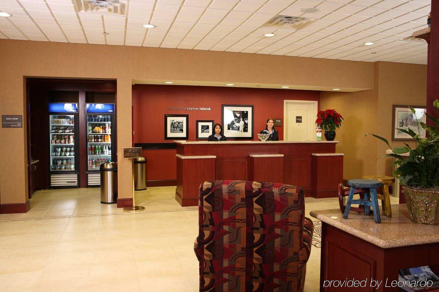 Hampton Inn & Suites Staten Island Nova York Exterior foto